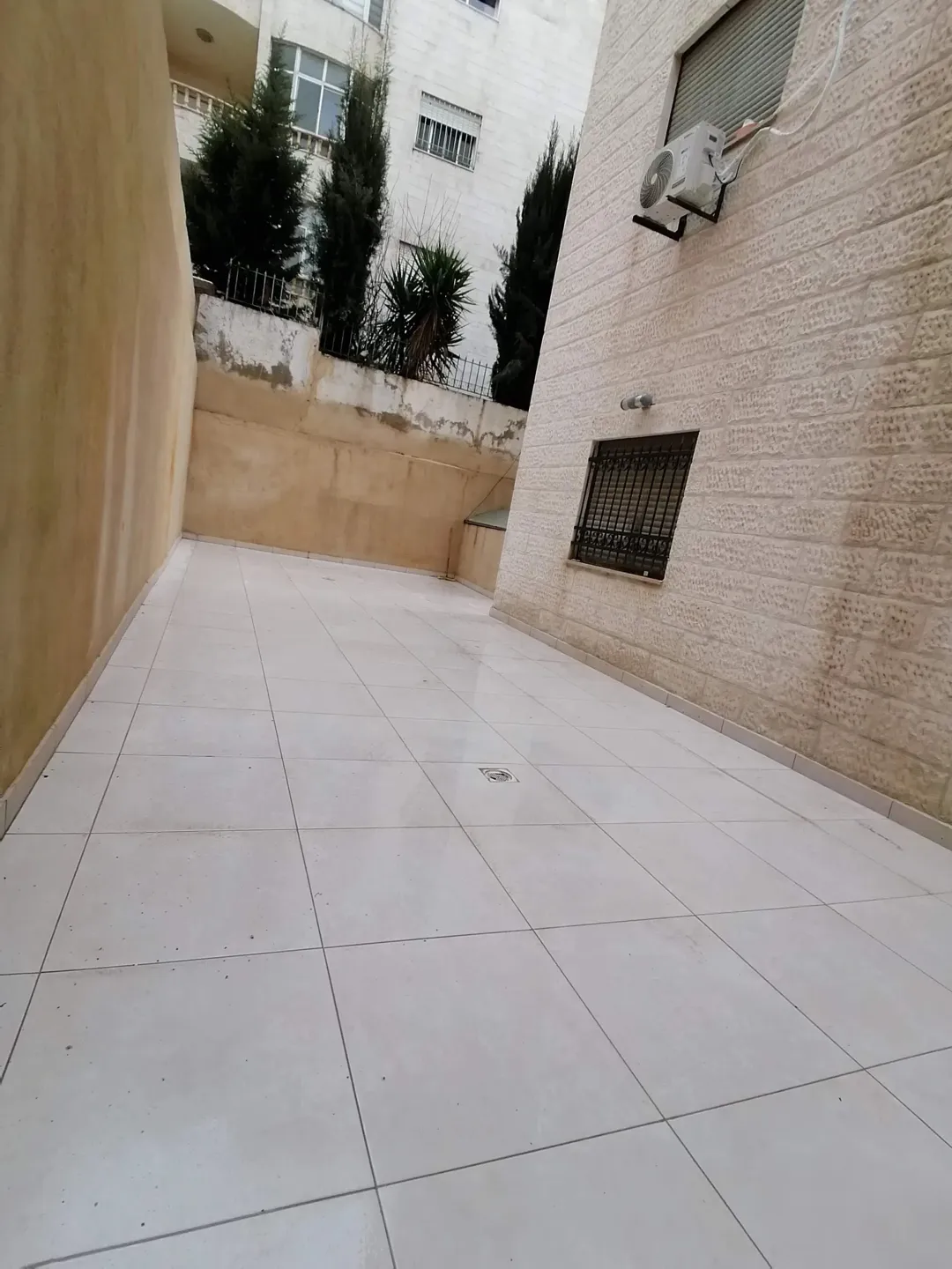 شقة جديدة للبيع في البيادر الرونق بالقرب من النادي الاهلي