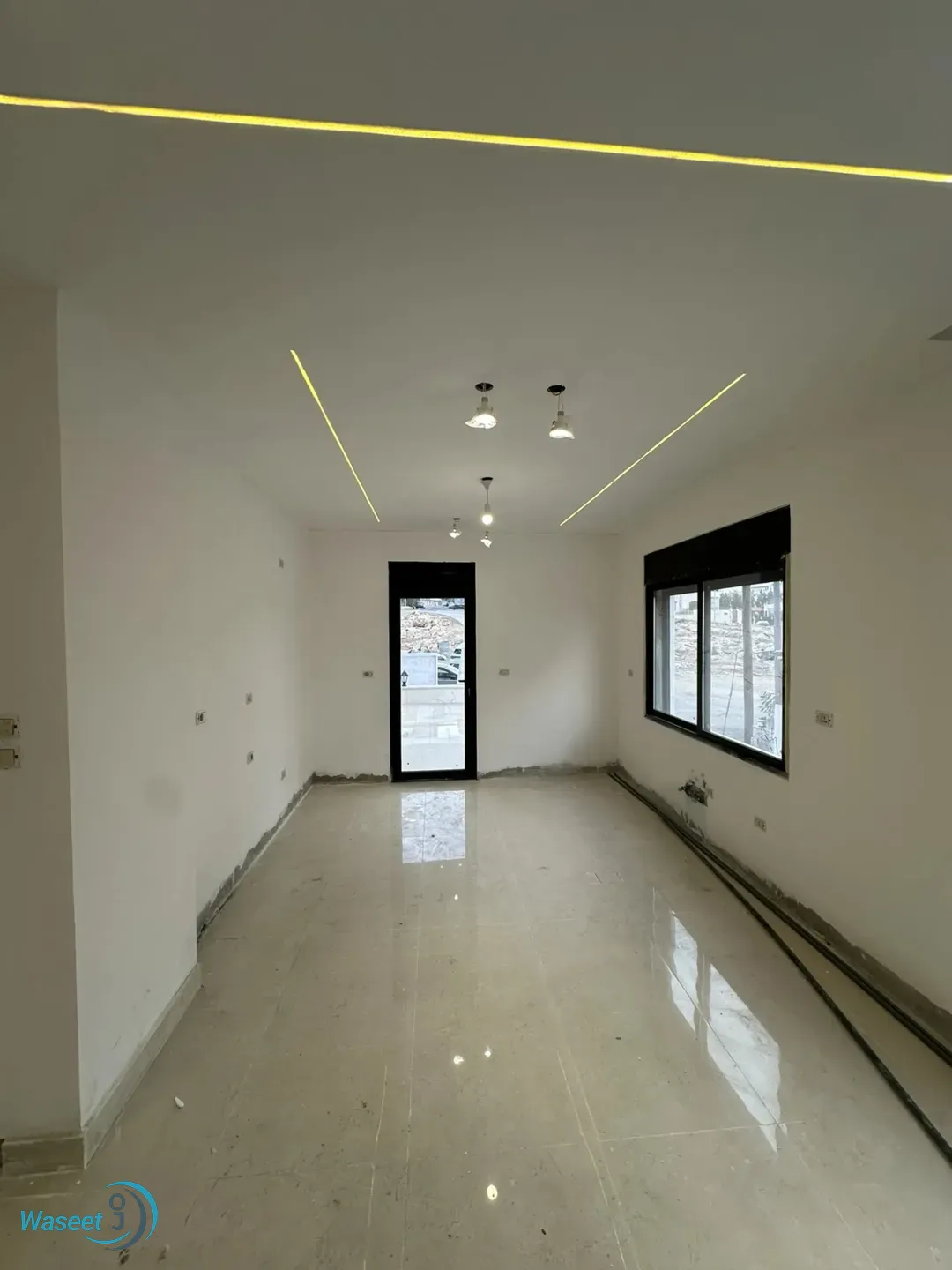 شقق سكنيه للبيع في ابو نصير حي الضياء بالقرب من منزل الروابده منطقة فلل وقصور العماره 8 شقق فقط
