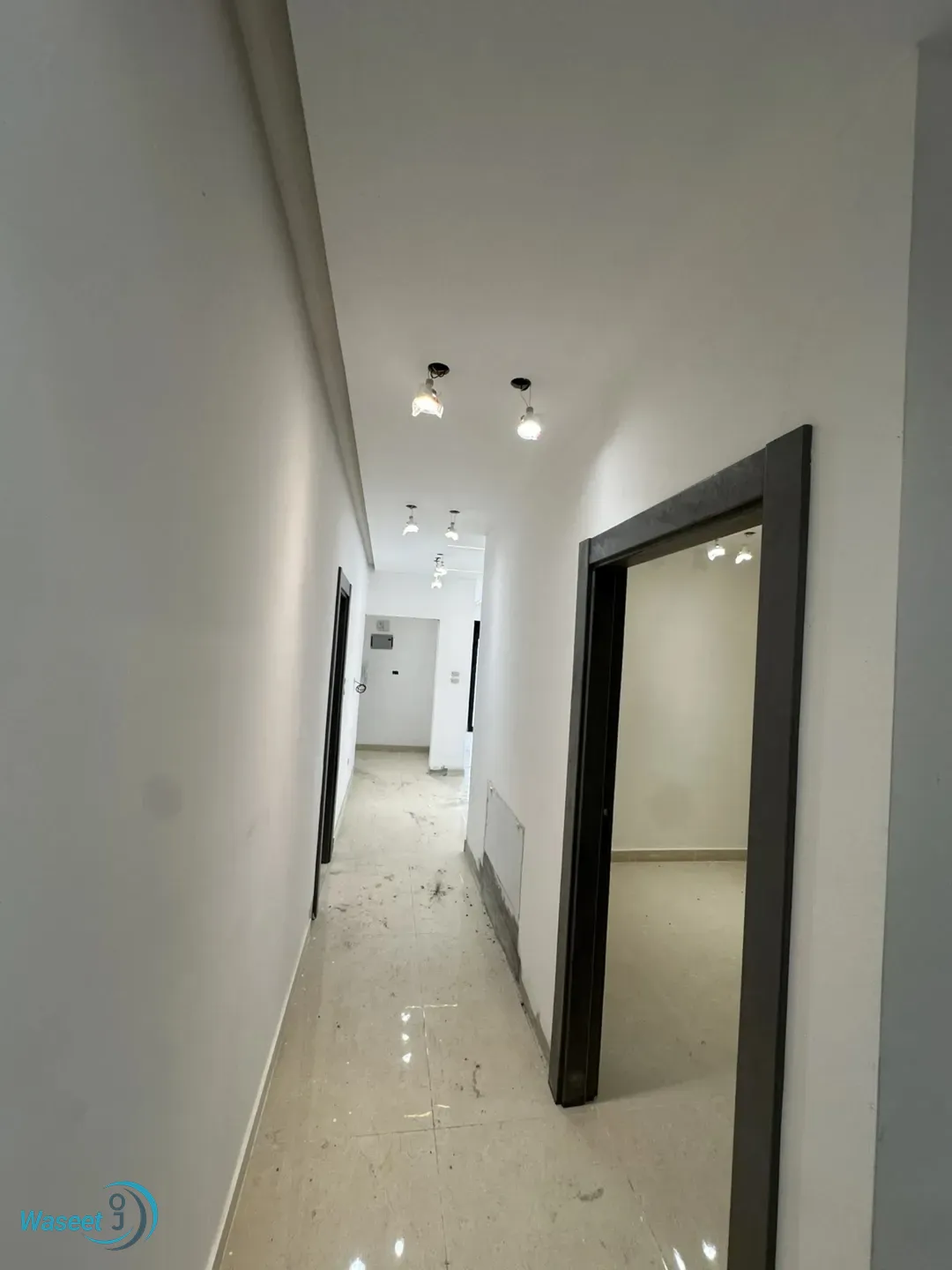 شقق سكنيه للبيع في ابو نصير حي الضياء بالقرب من منزل الروابده منطقة فلل وقصور العماره 8 شقق فقط