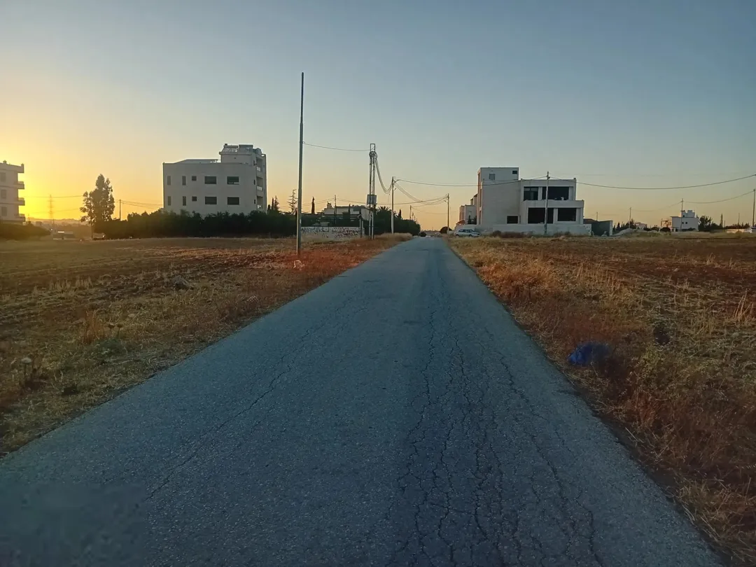 أرض مميزة للبيع في الطنيب مقابل جامعة الإسراء