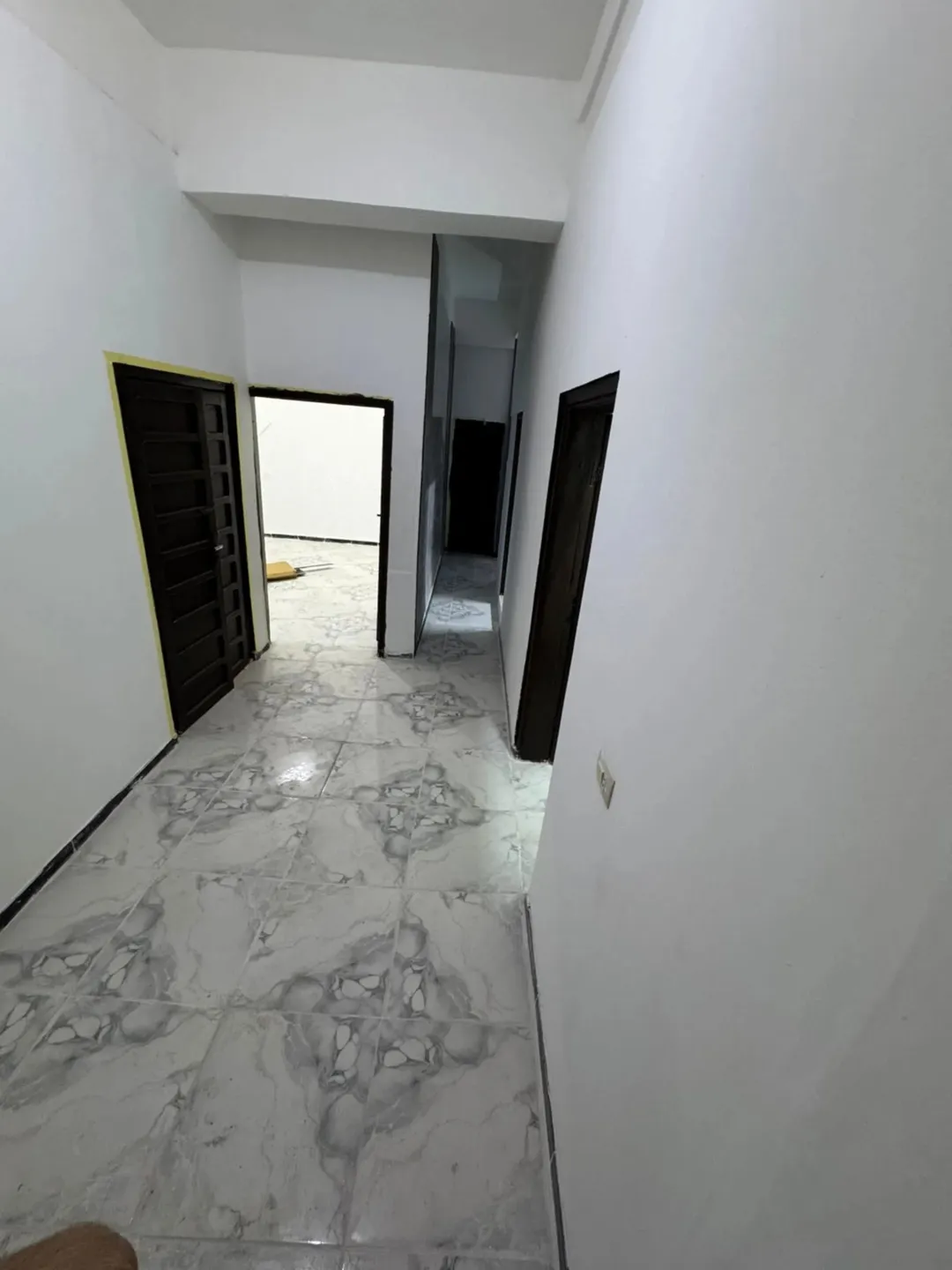 عمارة تجارية للبيع في الزرقاء – حي الحاووز