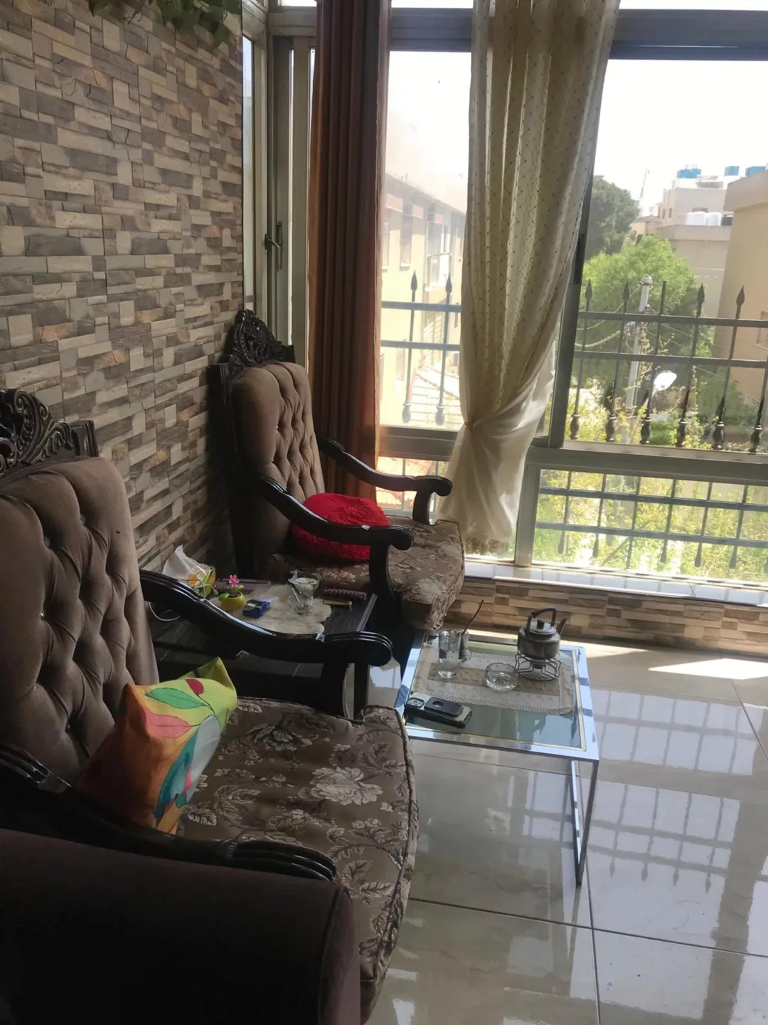 شقه مفروشه للبيع 133 م طابق ثاني منطقة الشميساني