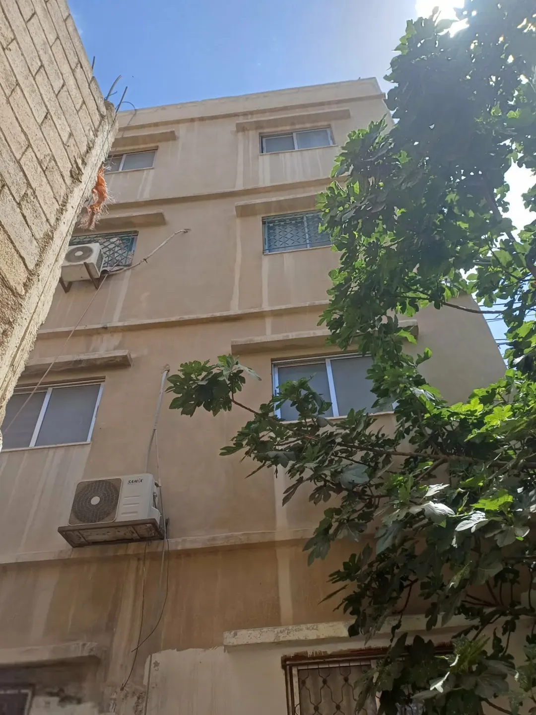 عمارة سكنية مميزة للبيع في الغويرية