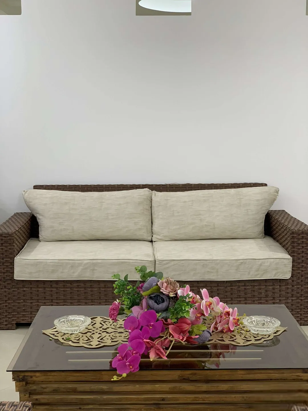e9fc30d854_02_cleaned شقة مفروشة ارجاعية مع حديقة للايجار – عمان الاردن | ID 713385