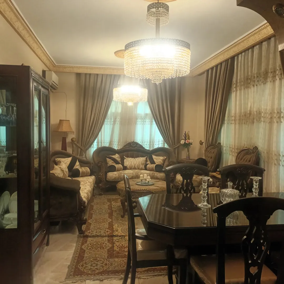 شقه طابقيه للبيع