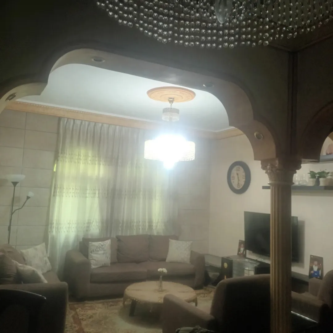 شقه طابقيه للبيع