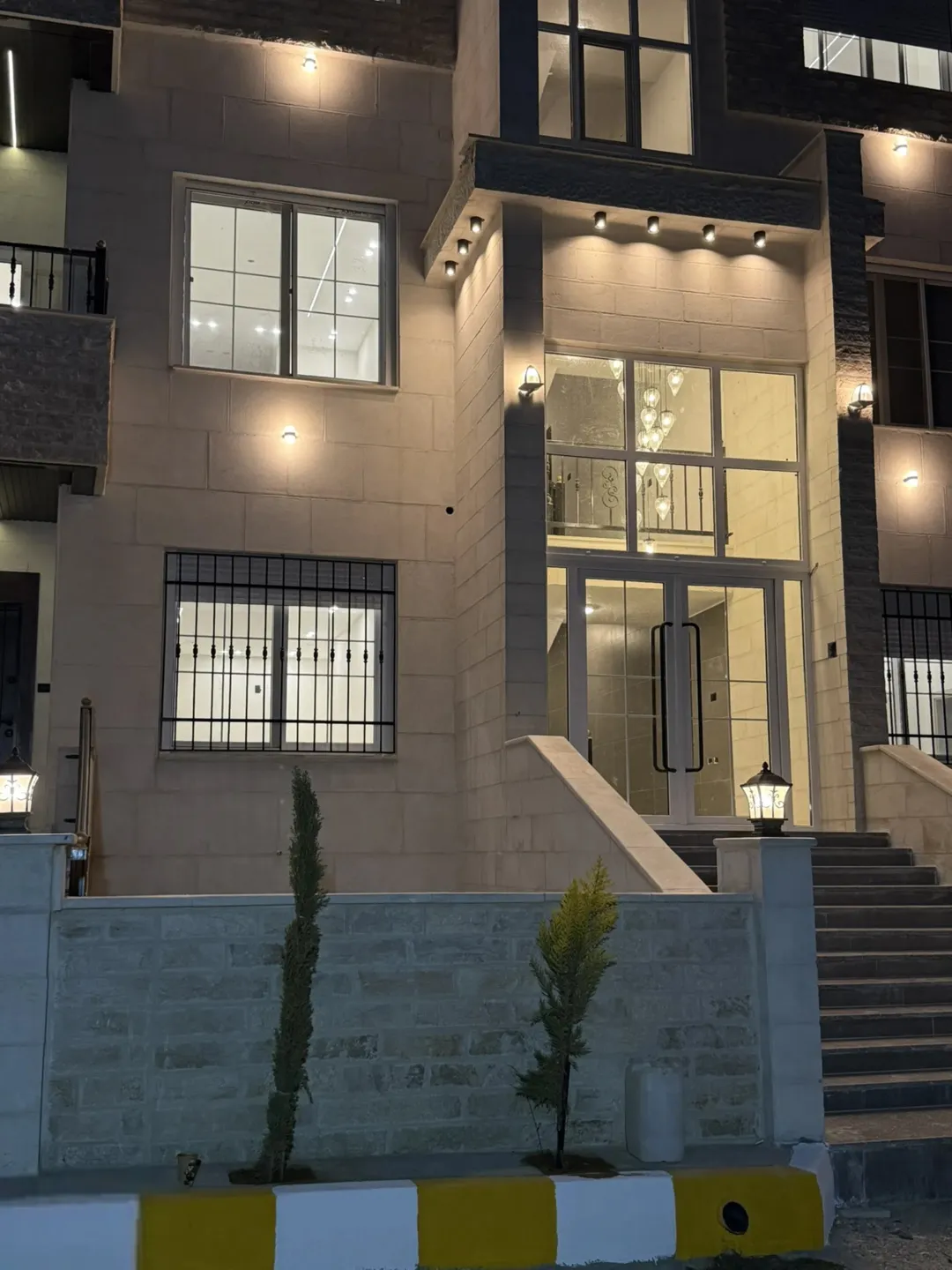 شقق سكنية فاخرة للبيع في الكرك – العدنانية