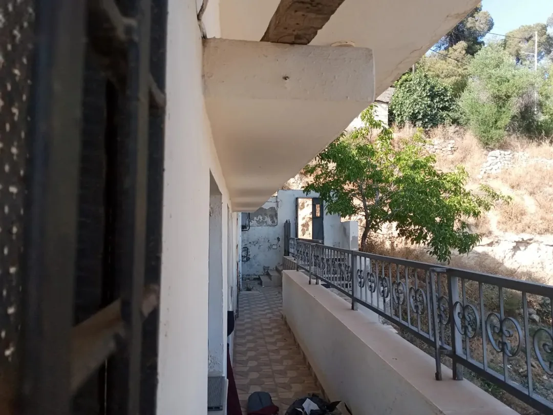 شقة للبيع في السلالم دخلة سكن الممرضين