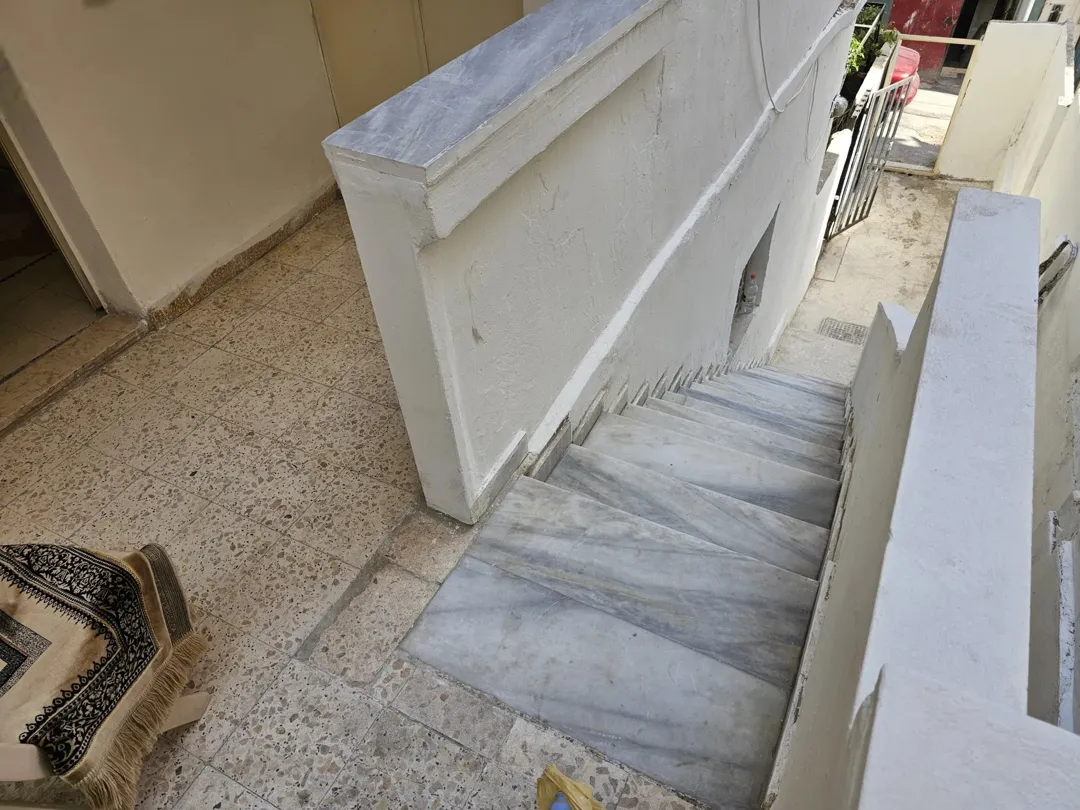 شقة مستقلة شبه فيلا فاخرة للبيع في جبل النزهة
