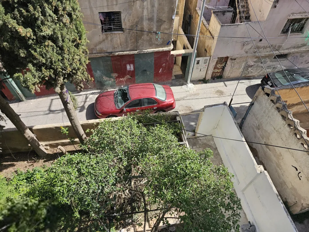 شقة مستقلة شبه فيلا فاخرة للبيع في جبل النزهة