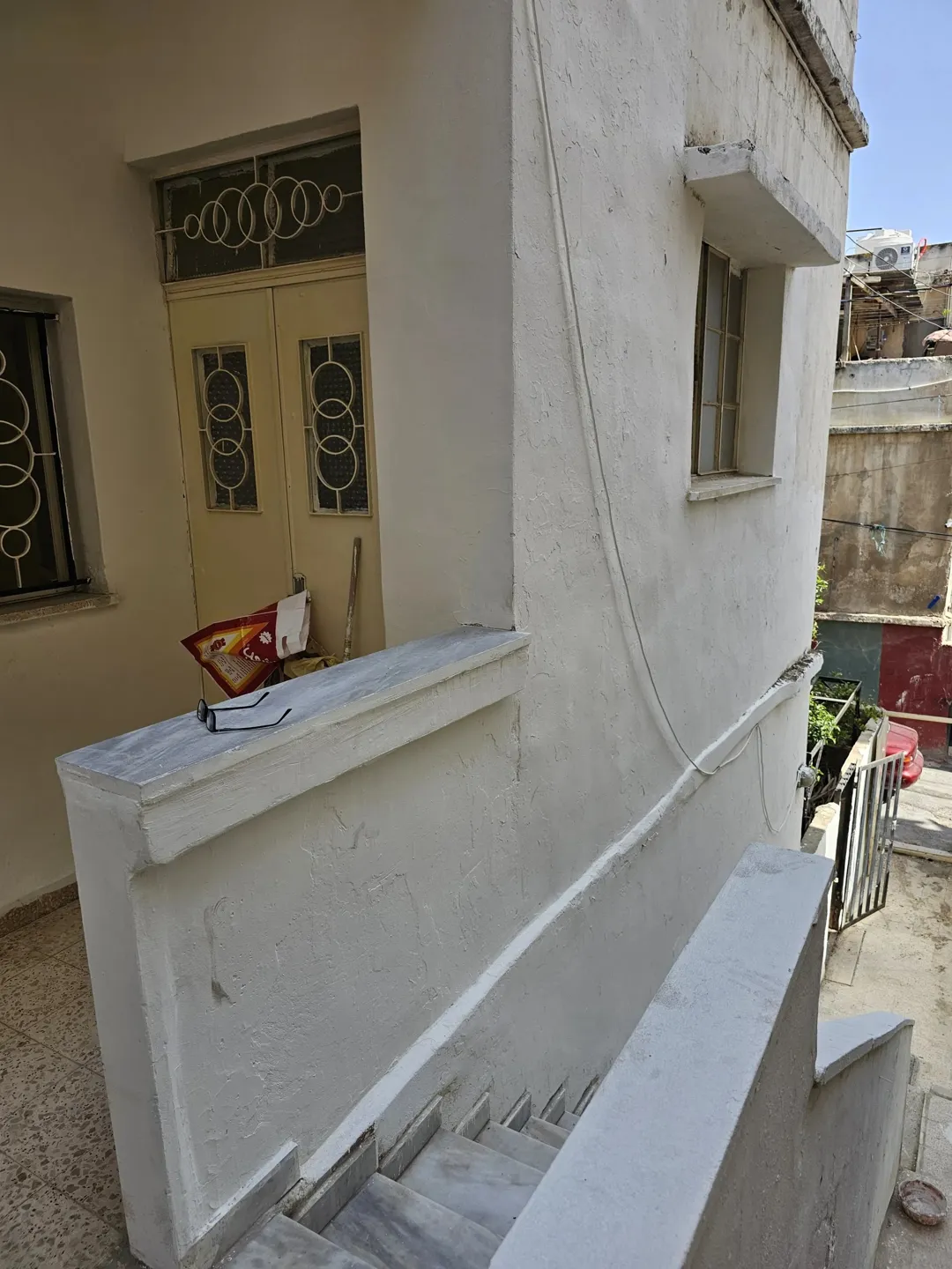 شقة مستقلة شبه فيلا فاخرة للبيع في جبل النزهة