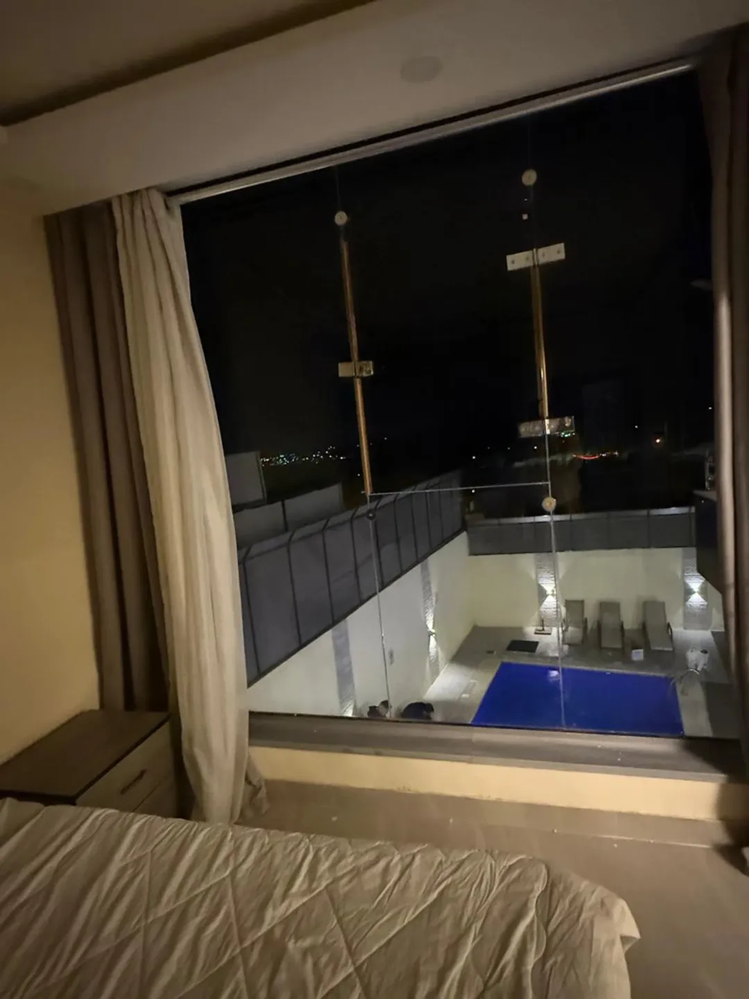 شاليه ومزرعه للبيع او للبدل في الروضه البحر الميت