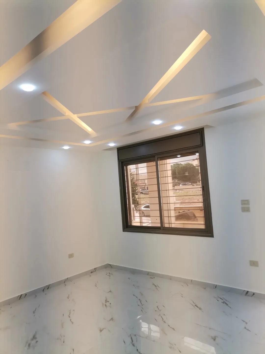 رووف مميز واطلاله على كل اربد 220م غرب دوار اللوازم وجنوب كليه الطب لجامعه اليرموك