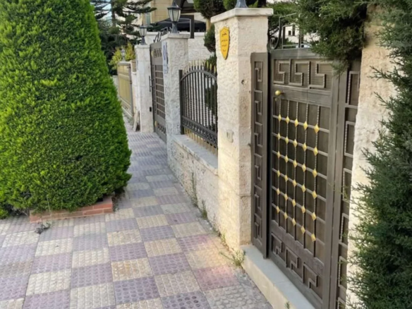 شقة مُجهَّزة بالطابق الأرضي للإيجار مثالية لموظفي السفارات والمنظمات غير الحكومية – عمان الاردن