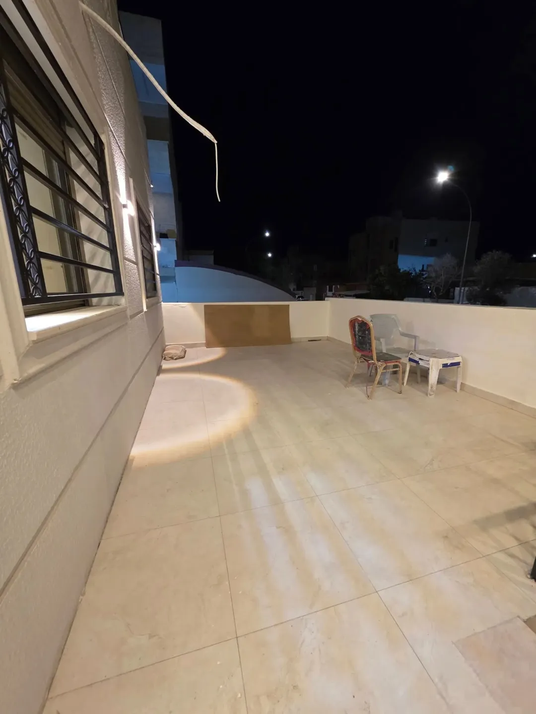 شقة فاخرة جديدة للبيع في العقبة منطقة العاشرة