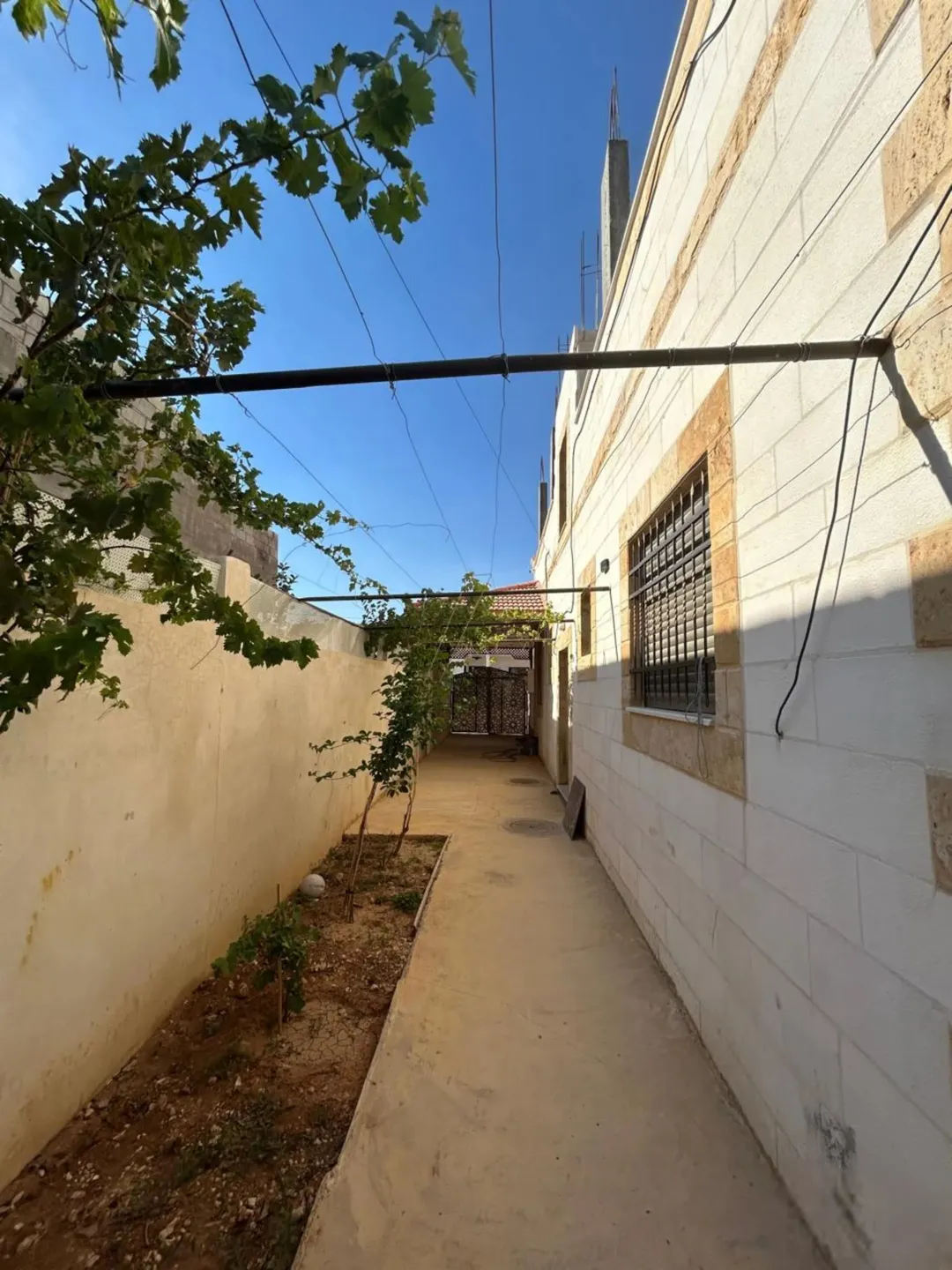 بيت نظام فيلا للبيع خلف مستشفى المحبة