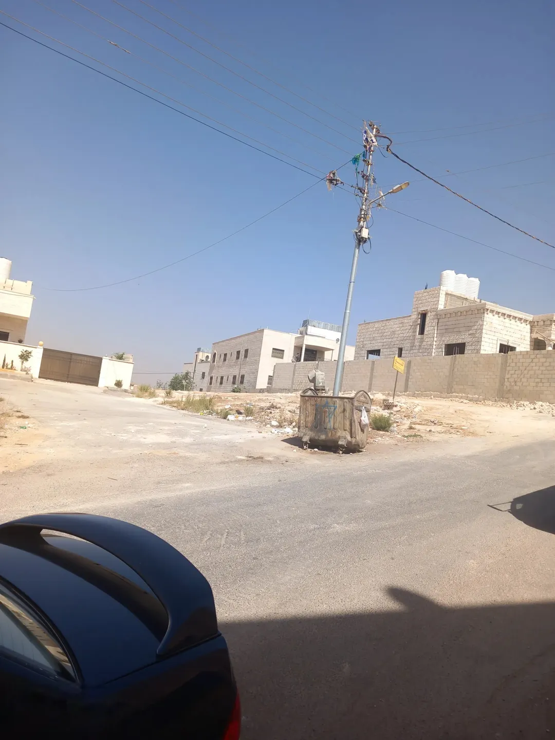 قطعة أرض سكنية مميزة بالقرب من إسكان الكهرباء