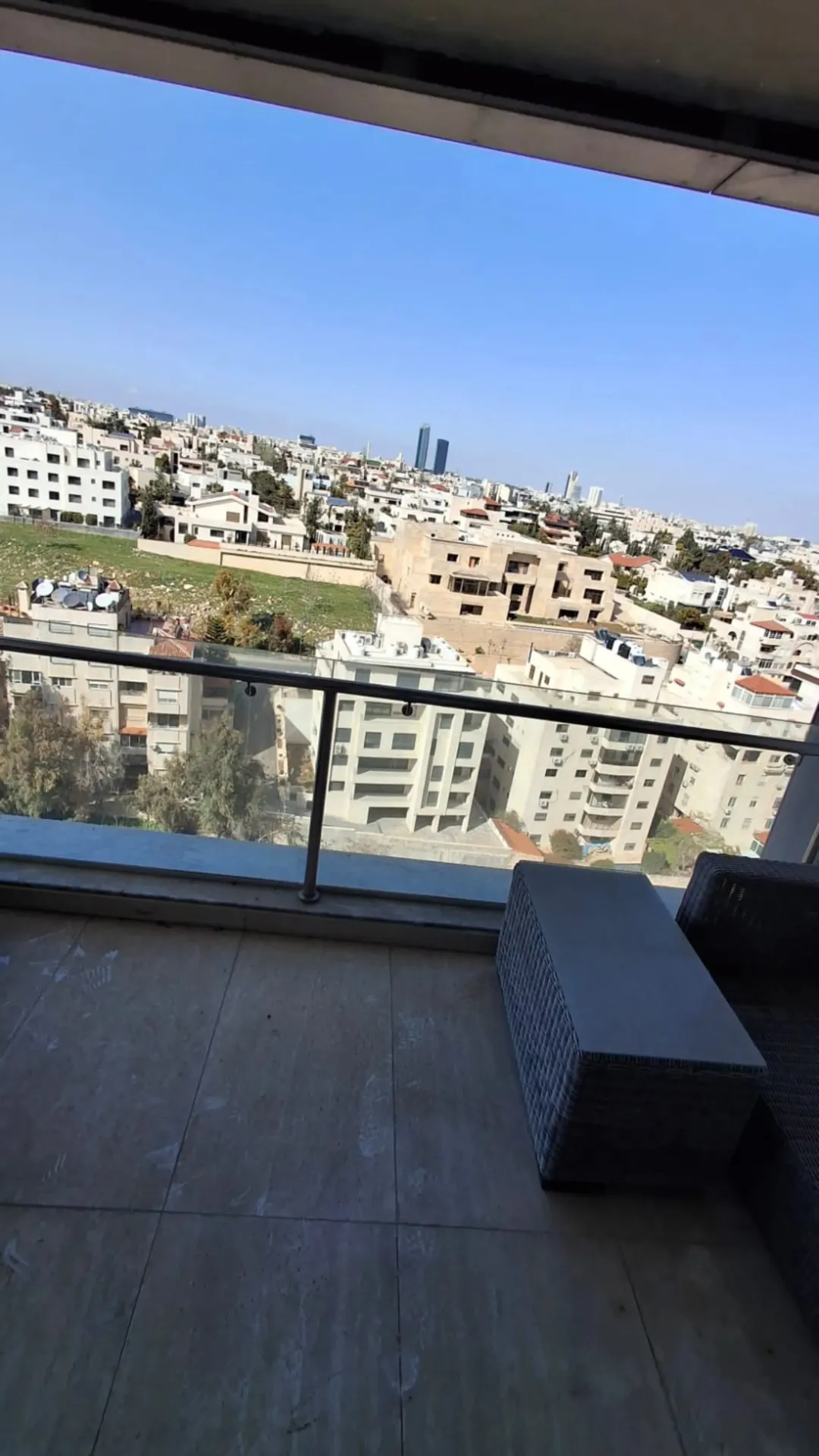 شقة فاخرة مفروشة للإيجار في أبراج عبدون | ID 841563