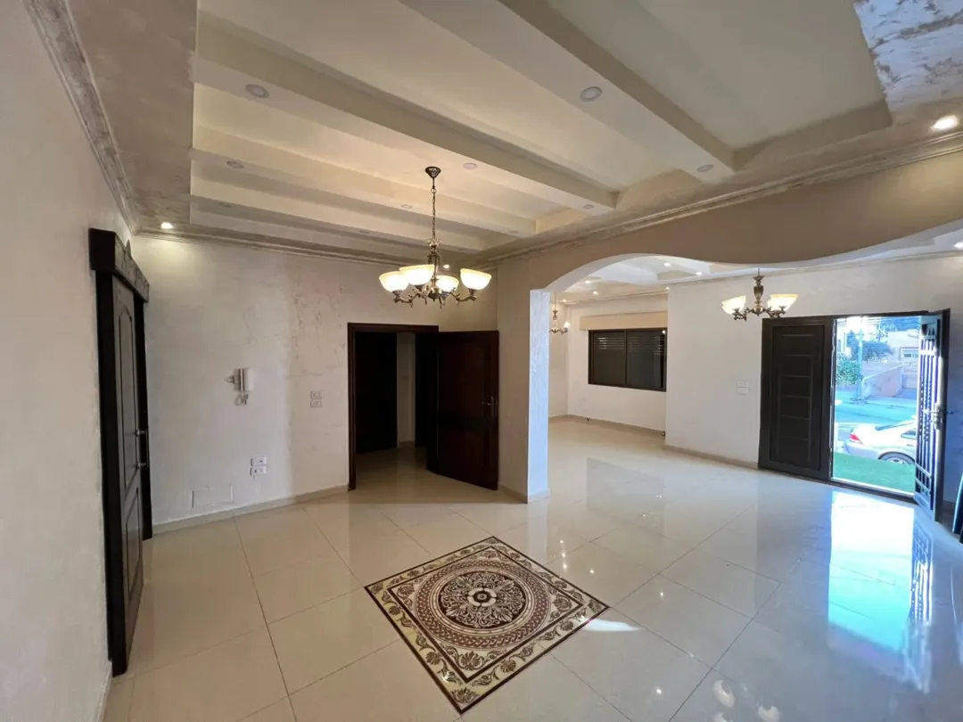 شقة مدخل مستقل مميزة بالقرب من ميدان الشهدا
