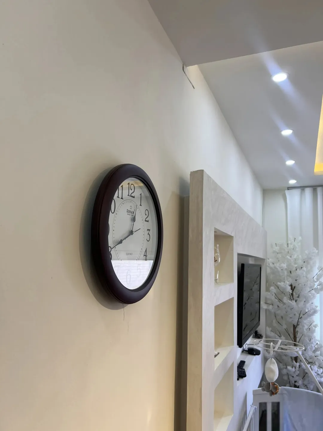 بيت مجدد بالكامل للبيع في العبدلي – 3 غرف وصالة ومطبخ حديث – موقع مميز مطل على فندق W Amman