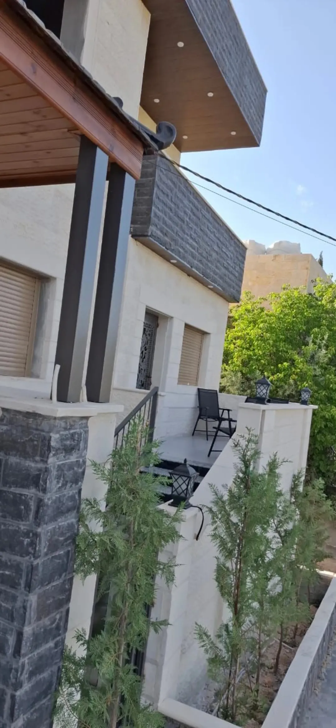 شقة فاخرة بمواصفات عالية في جرش – إطلالة استثنائية على الآثار