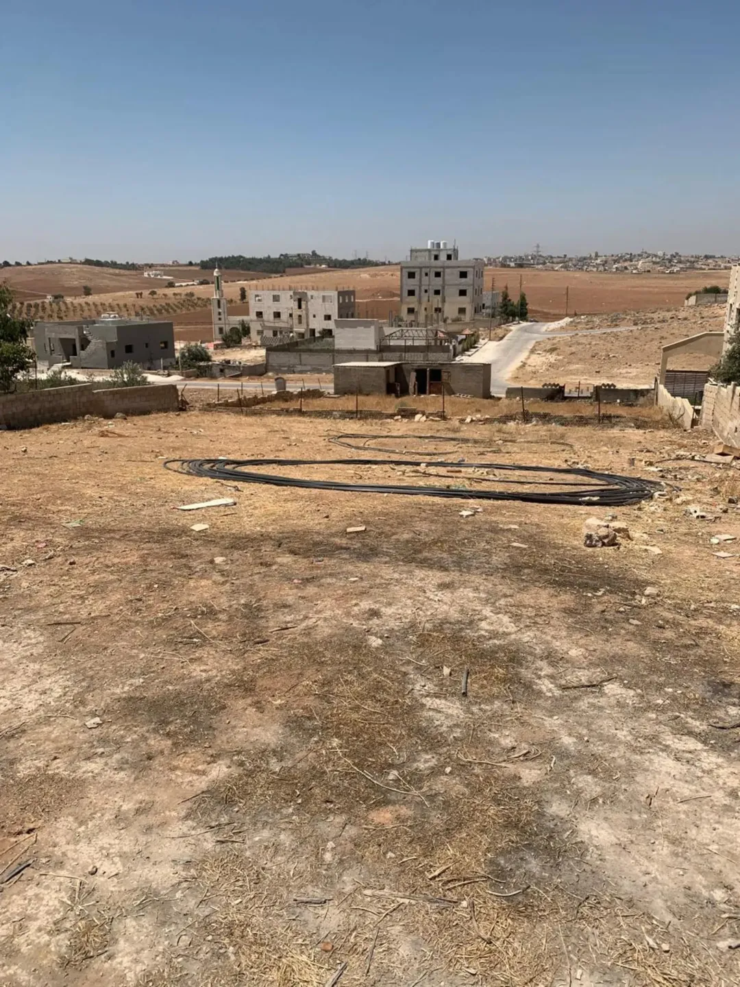 أرض سكنية مميزة للبيع في قرية سالم بمساحة 617 م2