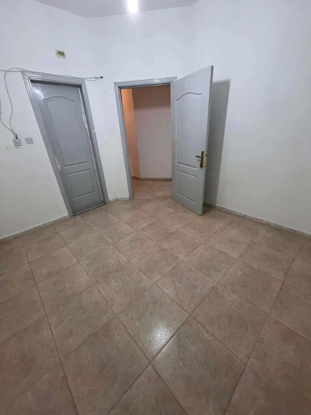 شقة هندسية فاخرة للبيع في العاشرة الشرقية – العقبة