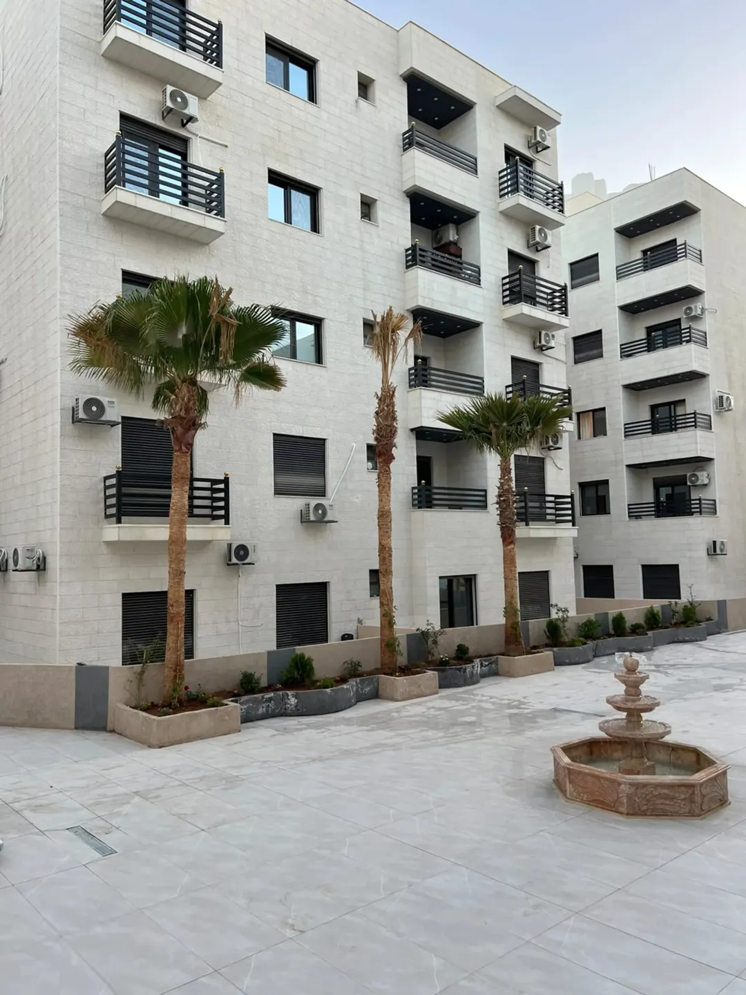 شقق مفروشة فاخرة للإيجار في كمباوندالجبيهة الجديد مقابل البوابة الشمالية للجامعة الأردنية — صورة 2