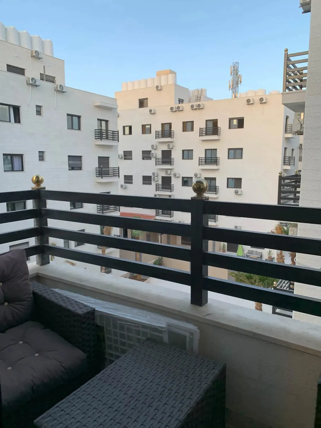 شقق مفروشة فاخرة للإيجار في كمباوندالجبيهة الجديد مقابل البوابة الشمالية للجامعة الأردنية
