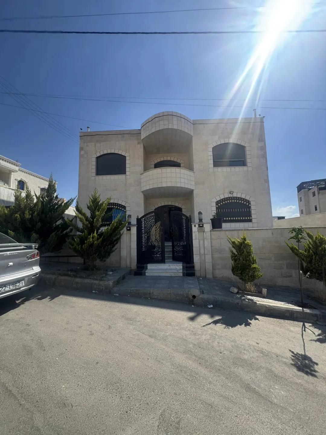 فيلا فاخرة للبيع في ماركا الجنوبية – عمان