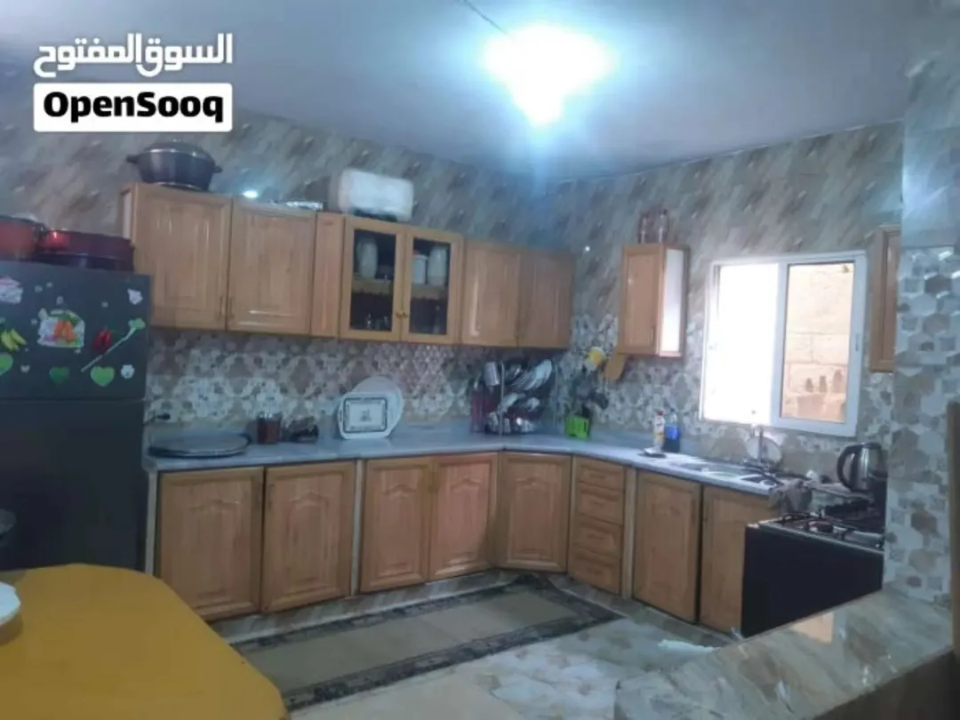 بيت طابقين للبيع