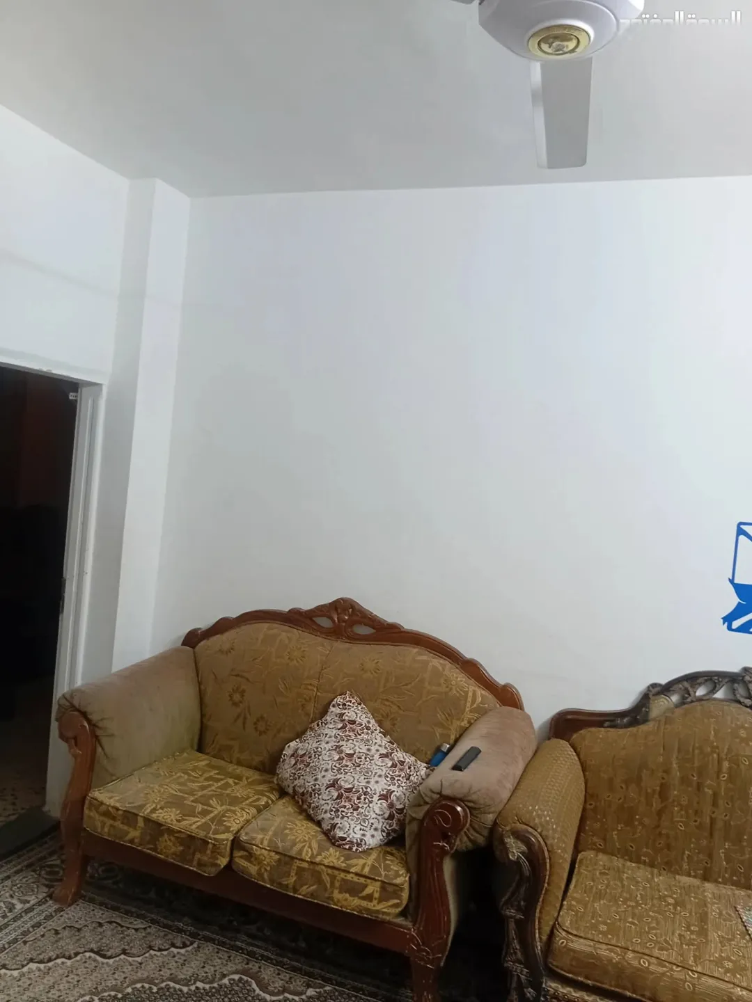 شقة مميزة للبيع في الطابق الأول مع سطح خاص