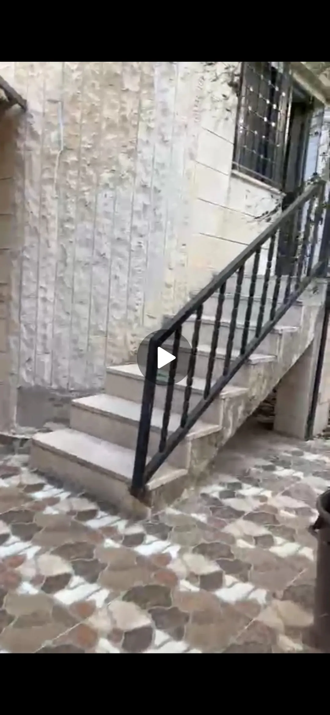 شقة أرضية بنظام شبه مستقل للبيع