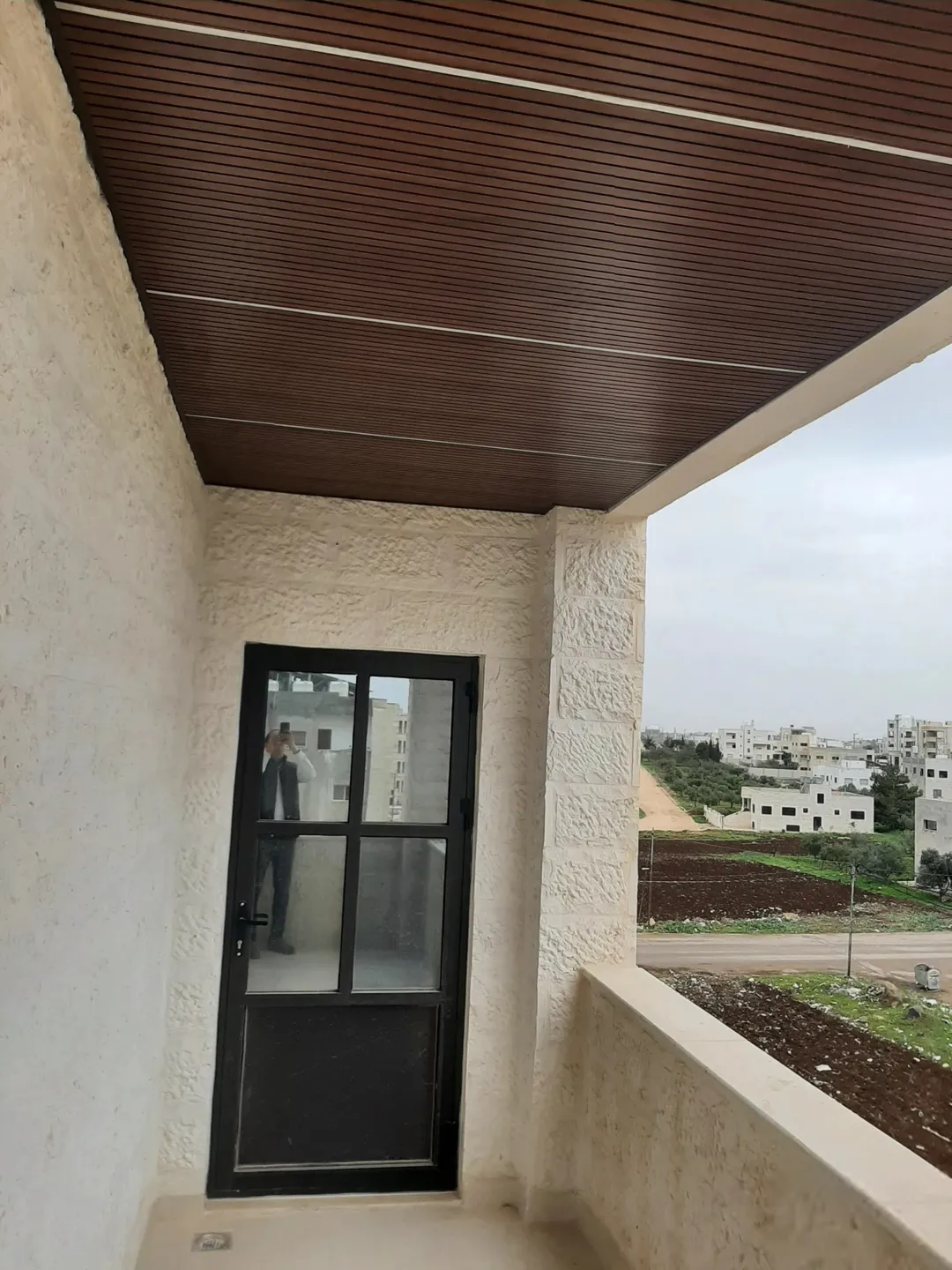 شقق أرضية مميزة للبيع فى اربد الحي الشرقى مساحة 152 متر