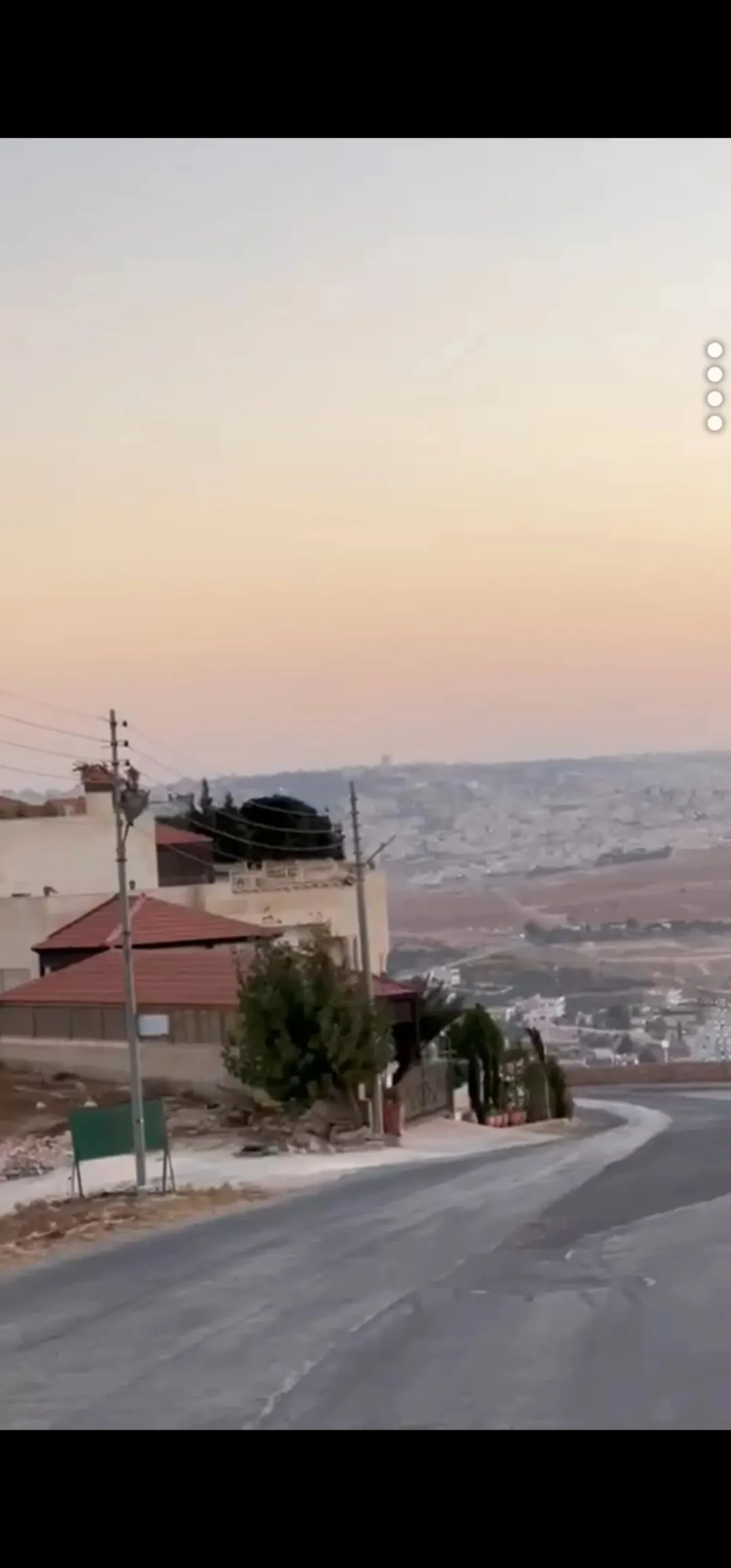 ارض في ام رمانة ذات اطلالة ساحرة فوق مطعم قصر الجبل شارع الاردن شفا بدران حرق