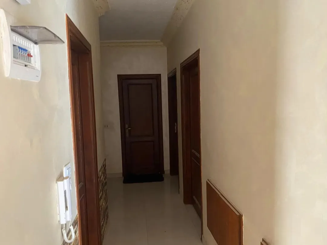 شقة فاخرة للبيع شبه جديدة استعمال قليل