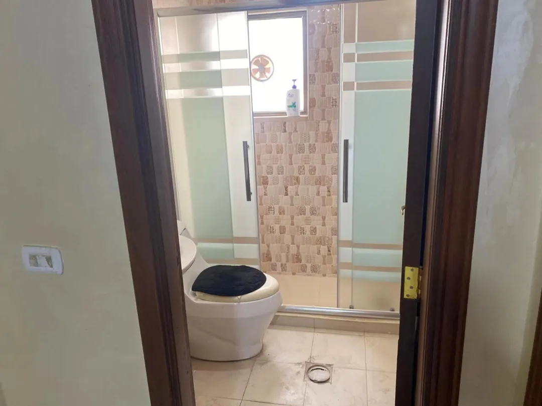 شقة فاخرة للبيع شبه جديدة استعمال قليل