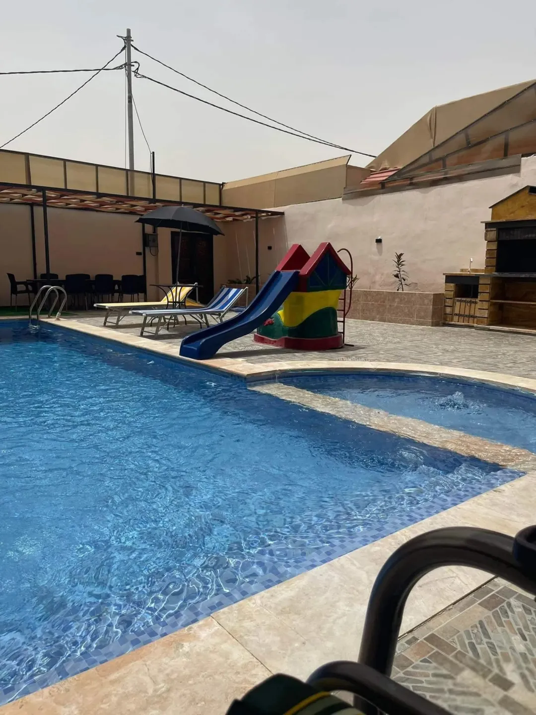 شاليهين فاخرين للبيع في البحر الميت بمسبح مدفأ وخصوصية تامة