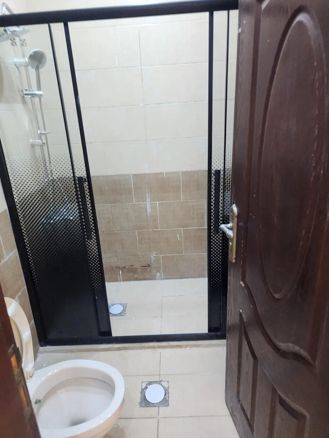 شقة للبيع في أبو نصير مع حديقة خاصة وساحة خارجية