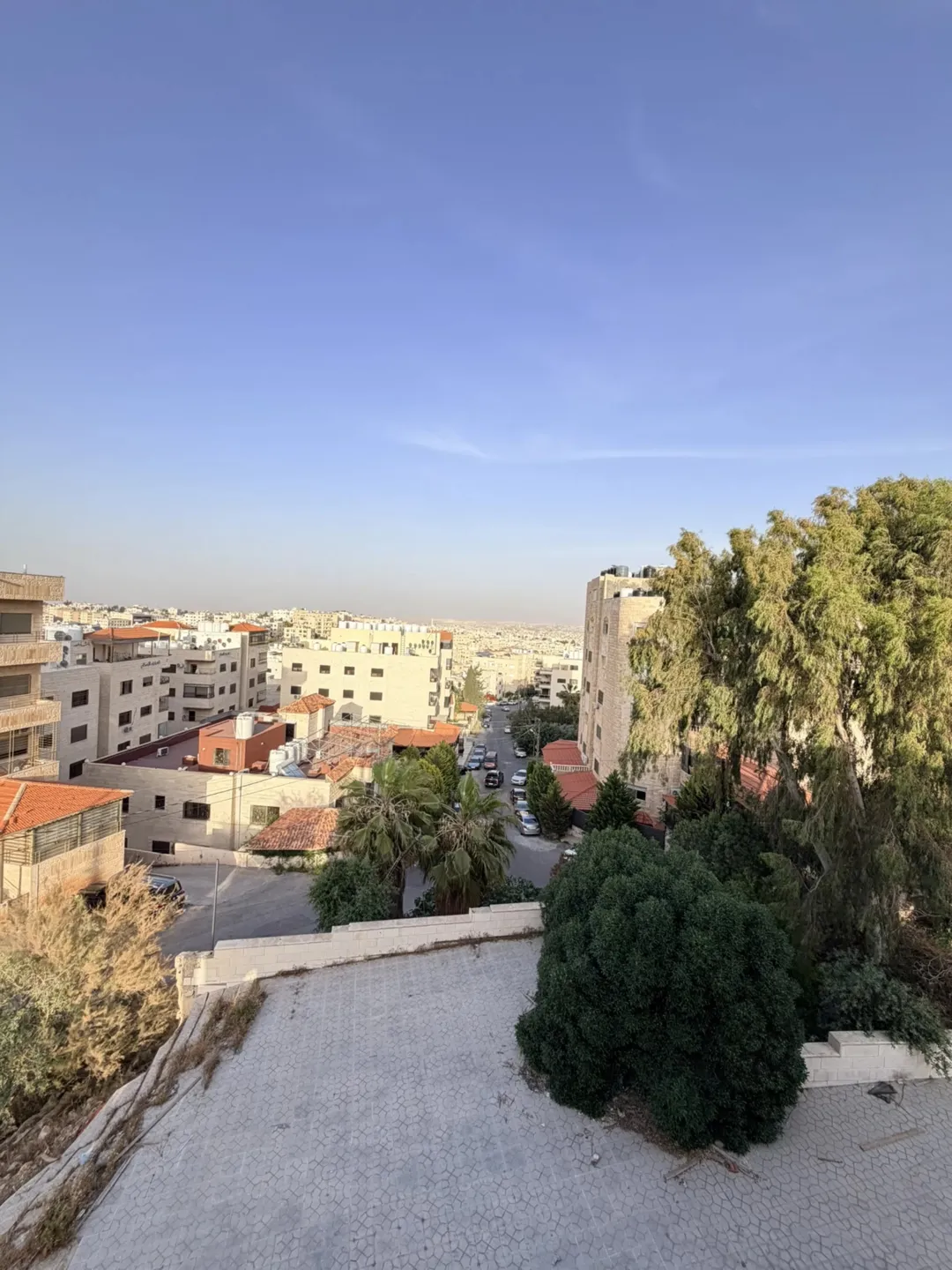 أرض كبيره ومميزه للبيع في طبربور خلف طارق مول