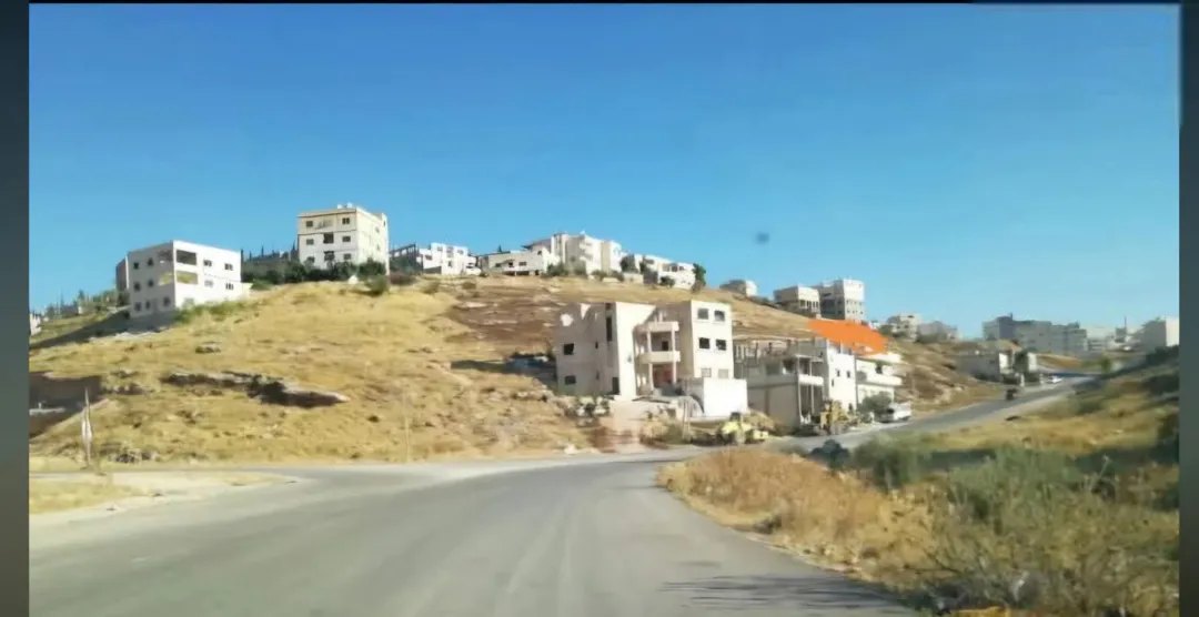 قطعة أرض مميزه للبيع قرب مستشفى الأميرة بسمة الجديد