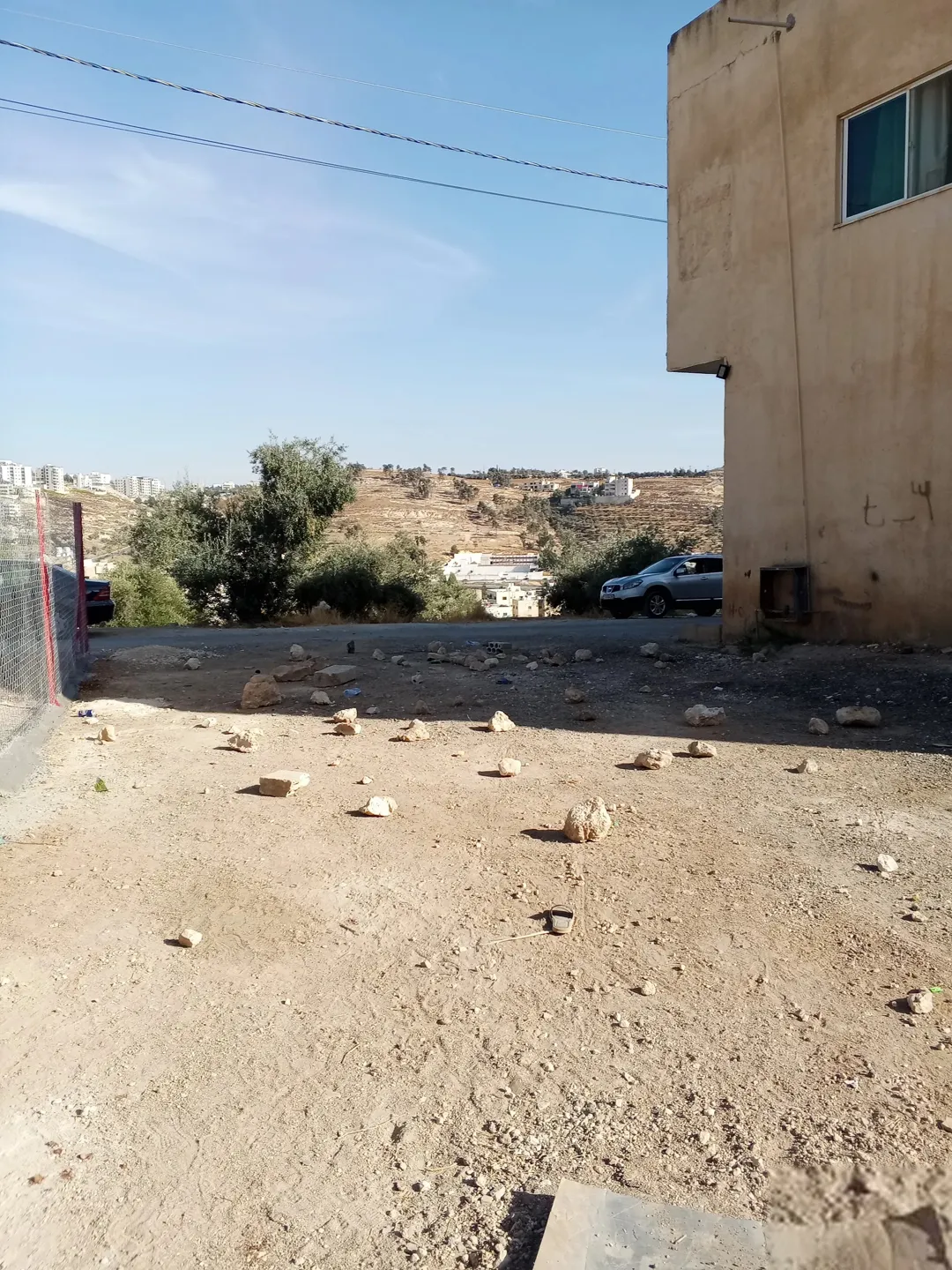 فقط ثمن الارض ناعور حي الشهيد مجمع تجاري للبيع لقطه