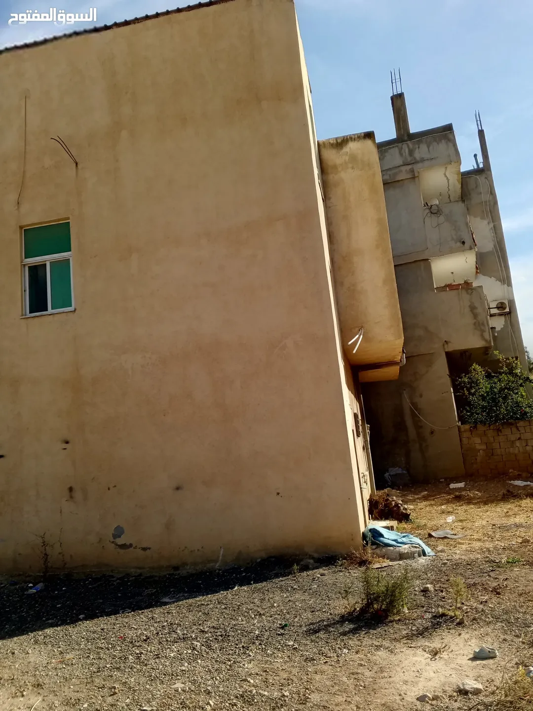 فقط ثمن الارض ناعور حي الشهيد مجمع تجاري للبيع لقطه