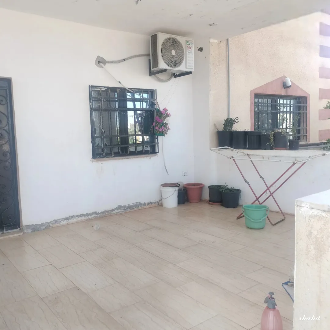 منزل مستقل للبيع في إربد – حوارة بمساحة أرض واسعة وحديقة مثمرة
