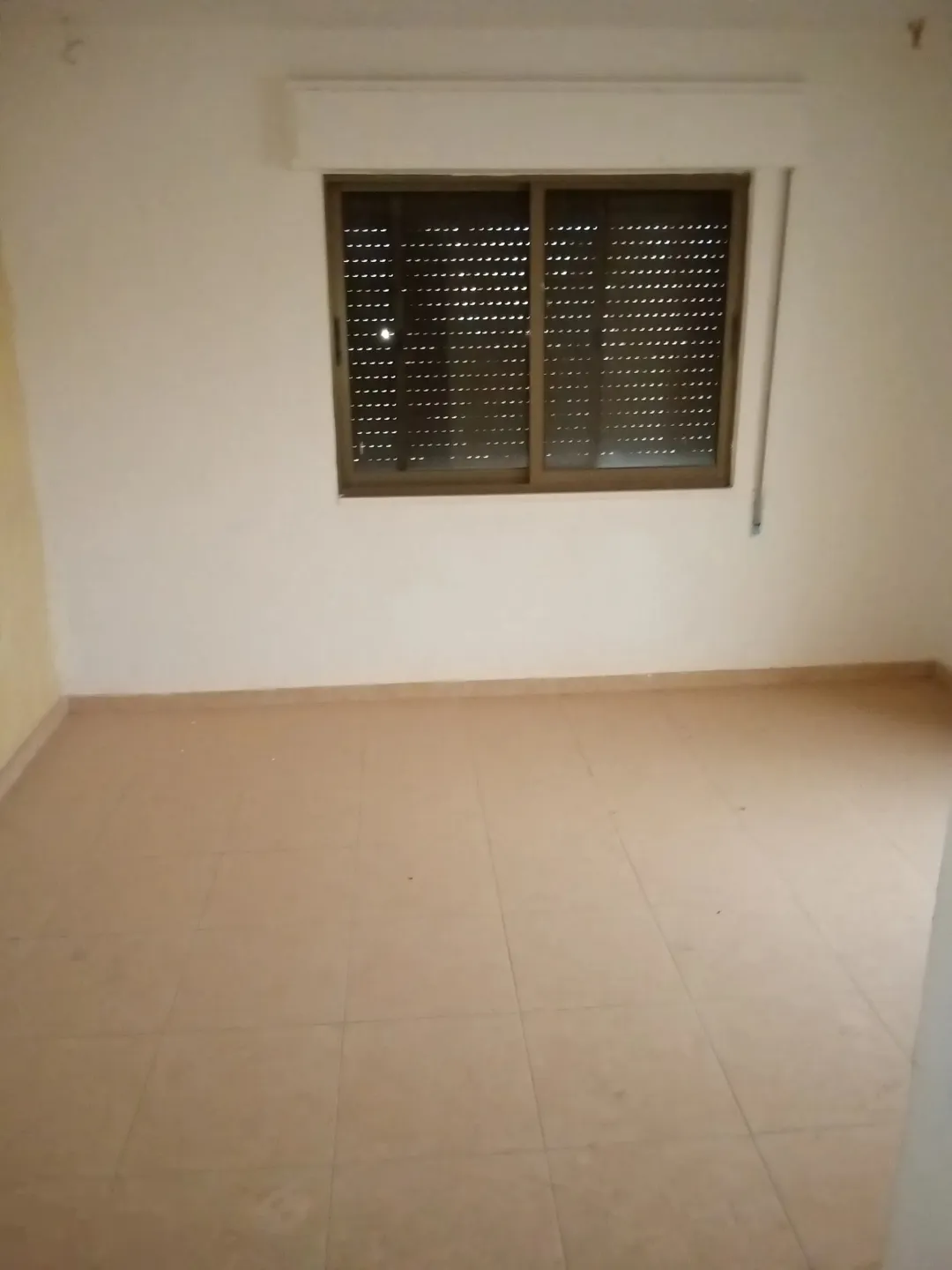 شقة سكنية مميزة للبيع في جبل الزهور