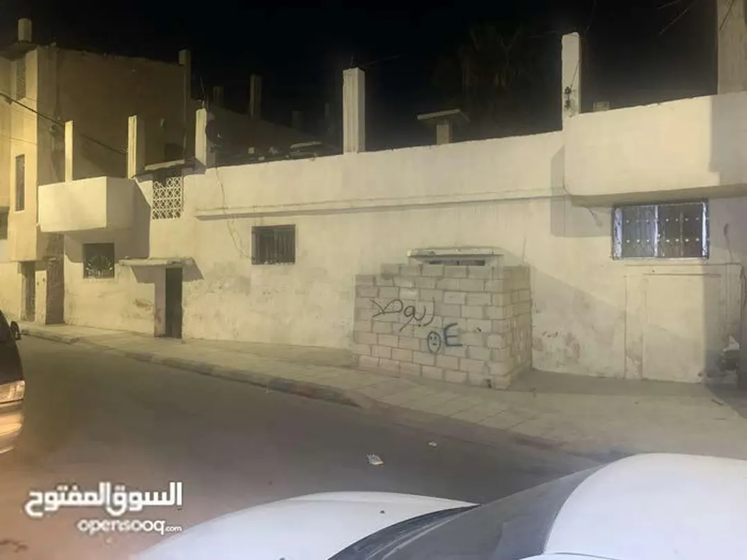 بيت مستقل ارضي مقسوم شقتين 160م — صورة 2