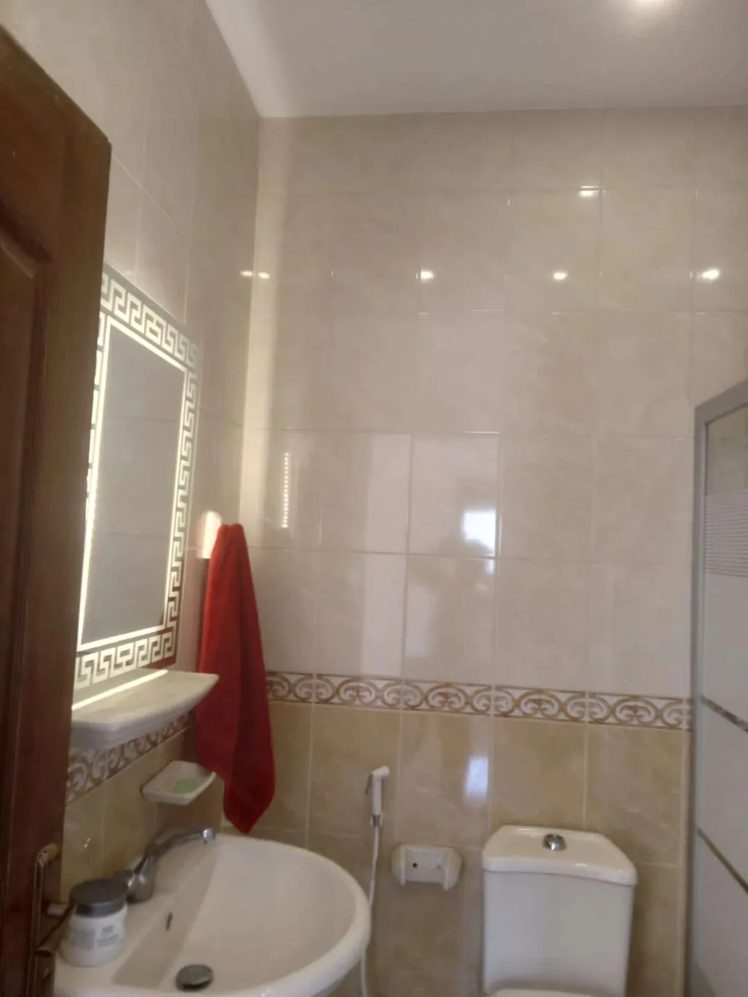 شقة مفروشة فاخرة للإيجار في الجبيهة – عمان الاردن | ID 700534