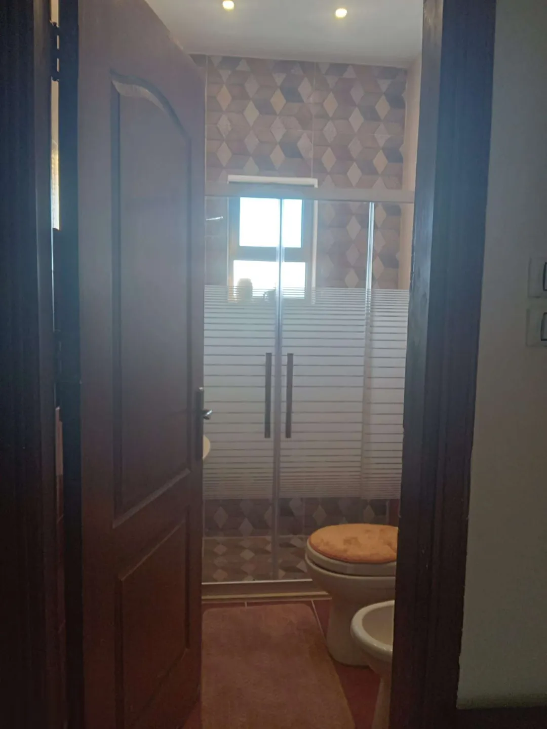 شقة مفروشة فاخرة للإيجار في الجبيهة – عمان الاردن | ID 700534