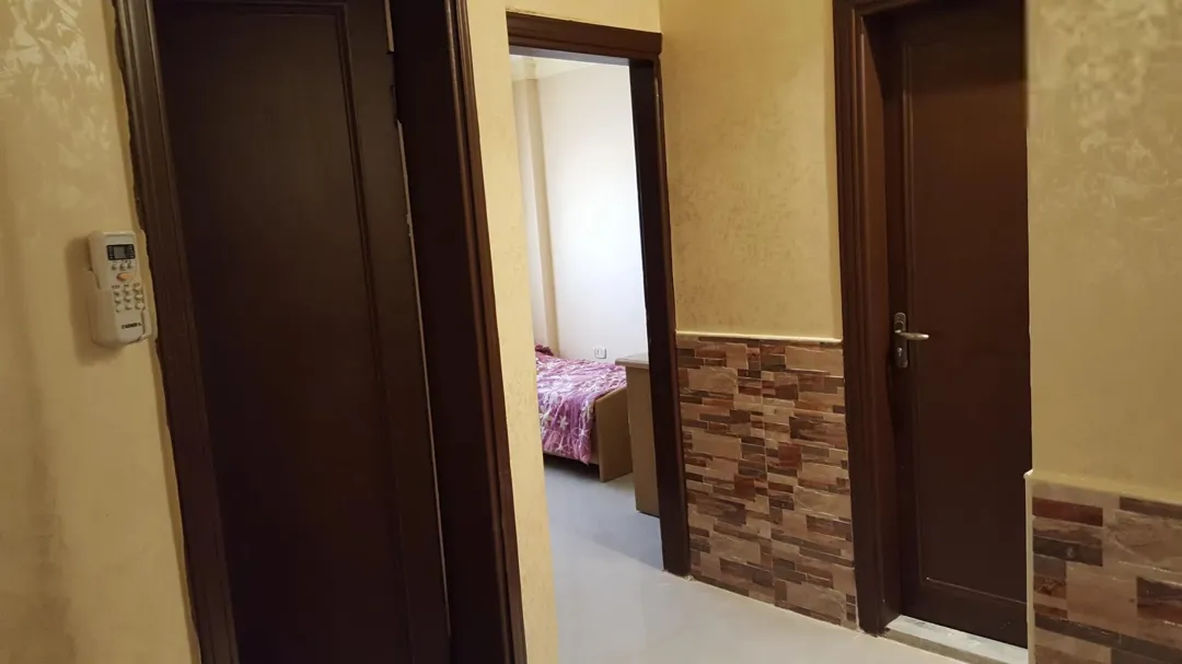 بيت 3 طوابق للبيع في الوحدات
