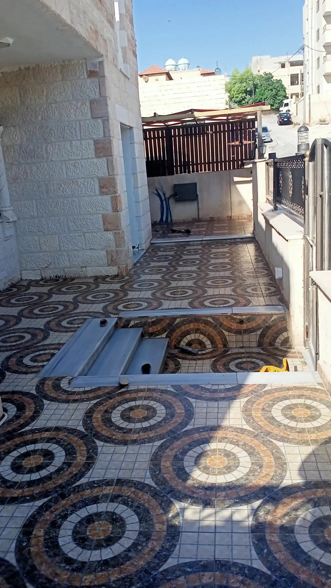 منزل مستقل للبيع في حي الجندي – الزرقاء